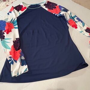 Avia ladies rash guard extra large